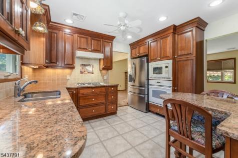 24 Hardscrabble Hill Road Raritan NJ 08822