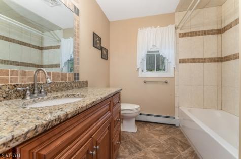 24 Hardscrabble Hill Road Raritan NJ 08822