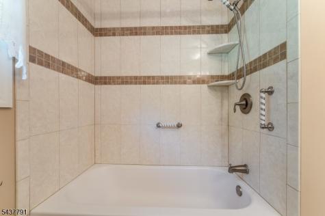 24 Hardscrabble Hill Road Raritan NJ 08822