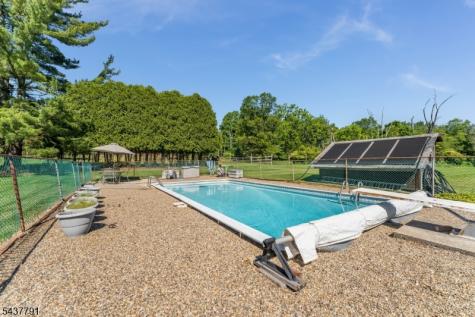 24 Hardscrabble Hill Road Raritan NJ 08822
