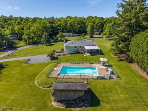 24 Hardscrabble Hill Road Raritan NJ 08822