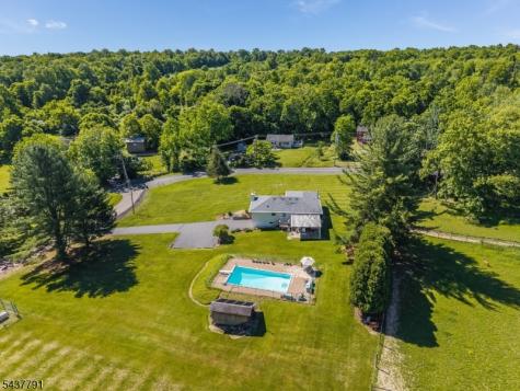 24 Hardscrabble Hill Road Raritan NJ 08822