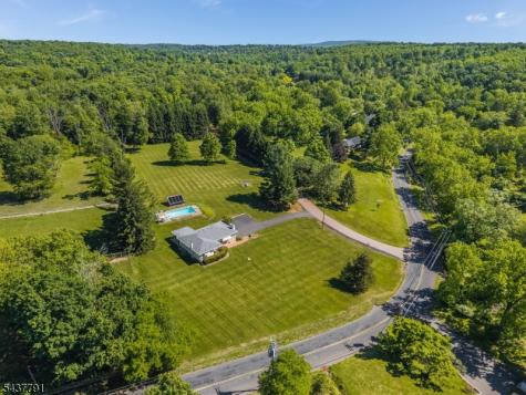 24 Hardscrabble Hill Road Raritan NJ 08822