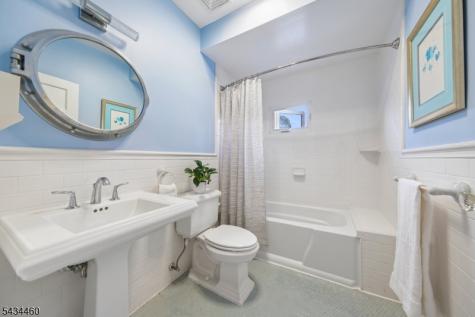 4 Kermit Road Maplewood NJ 07040
