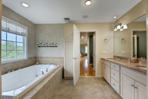 8 Buena Vista Drive Ringwood NJ 07456