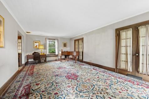 819 Roanoke Avenue Elizabeth NJ 07208