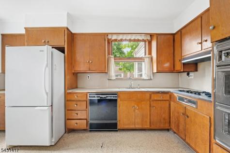 819 Roanoke Avenue Elizabeth NJ 07208