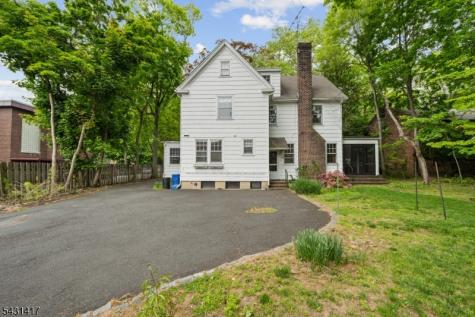 819 Roanoke Avenue Elizabeth NJ 07208
