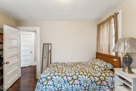 21 Ellington Street East Orange NJ 07017