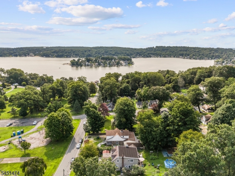 20 Shawnee Road Hopatcong NJ 07843