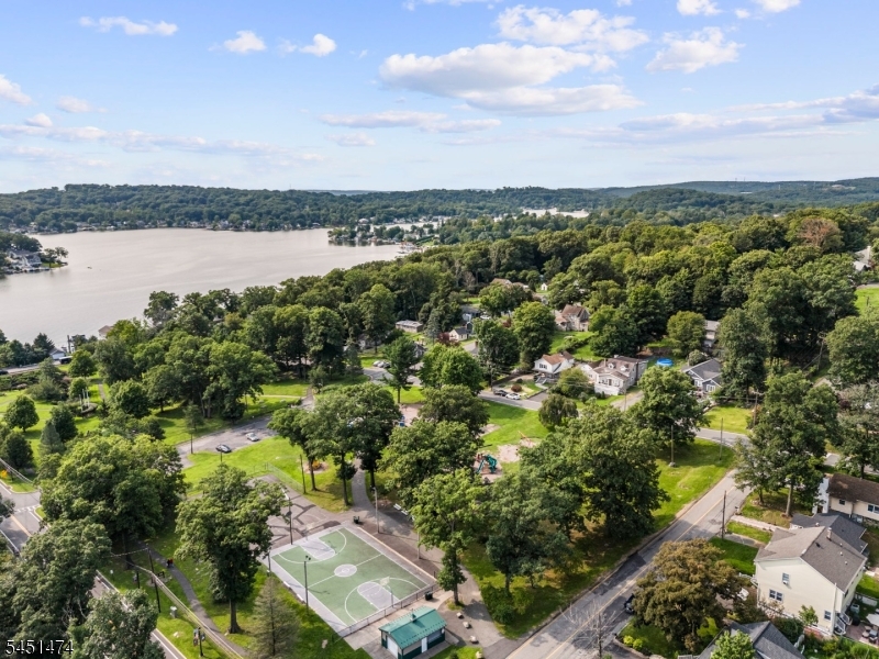 20 Shawnee Road Hopatcong NJ 07843