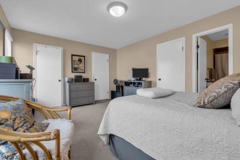 36 Carlisle Court Franklin NJ 08873