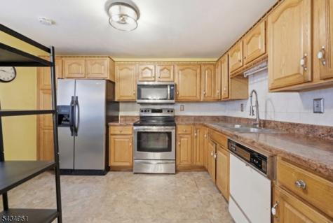 142 Pearl Street Paterson NJ 07501