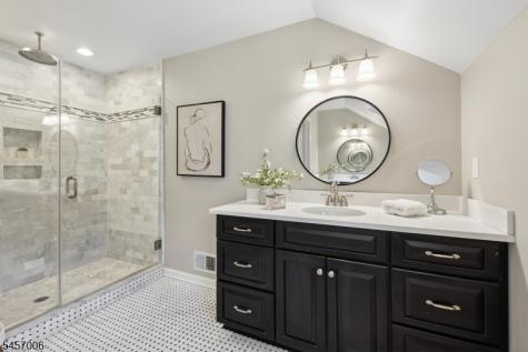 24 Welsh Road Tewksbury NJ 08833