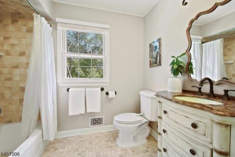 24 Welsh Road Tewksbury NJ 08833