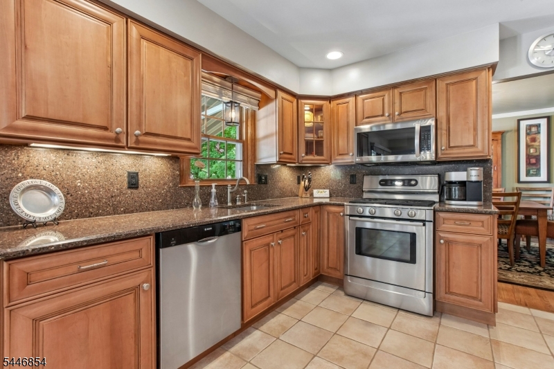 4 Van Loan Avenue Sayreville NJ 08872