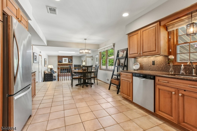 4 Van Loan Avenue Sayreville NJ 08872