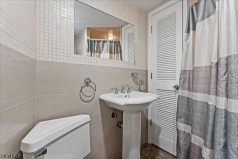 17 Albanese Road Haledon NJ 07508