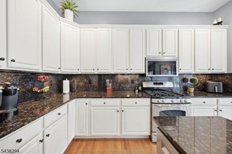 14 Bluffs Court Hamburg NJ 07419