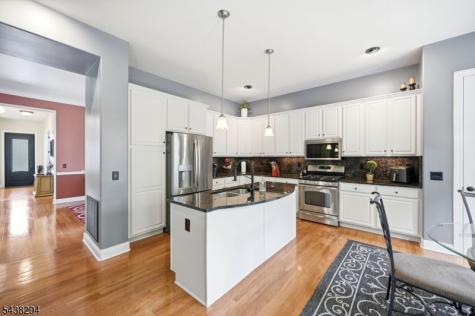 14 Bluffs Court Hamburg NJ 07419