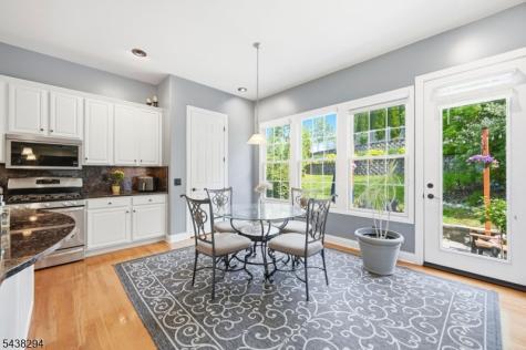 14 Bluffs Court Hamburg NJ 07419
