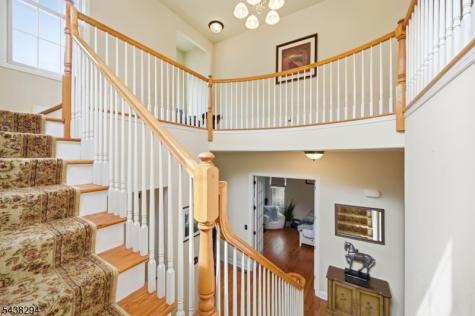 14 Bluffs Court Hamburg NJ 07419