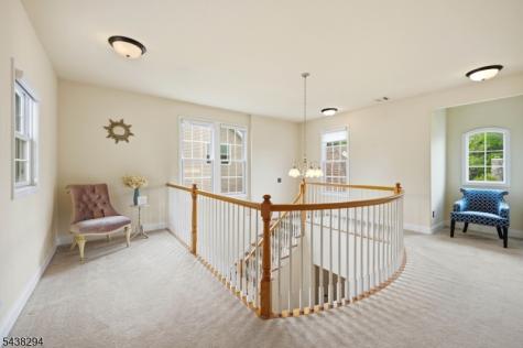 14 Bluffs Court Hamburg NJ 07419