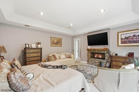 14 Bluffs Court Hamburg NJ 07419