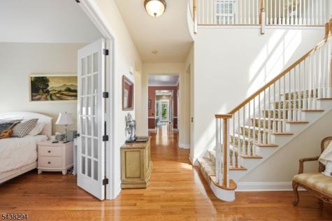 14 Bluffs Court Hamburg NJ 07419