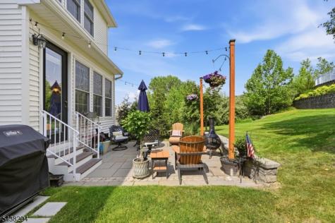 14 Bluffs Court Hamburg NJ 07419