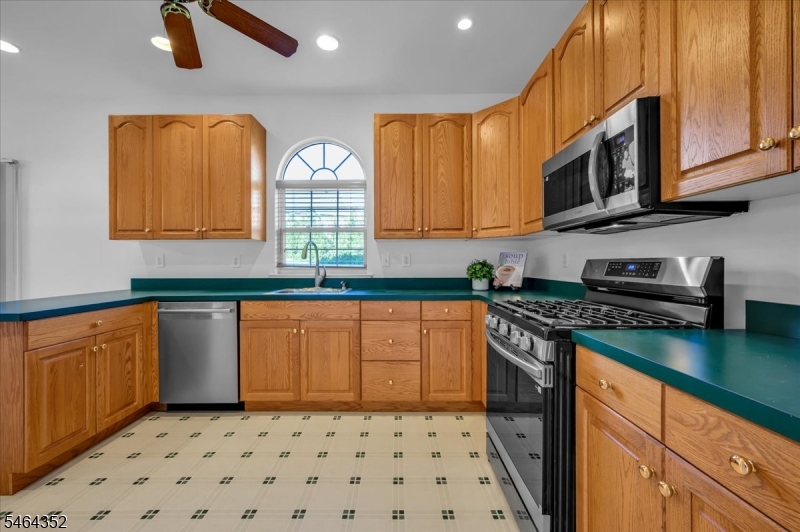 21 Reinhart Way Bridgewater NJ 08807