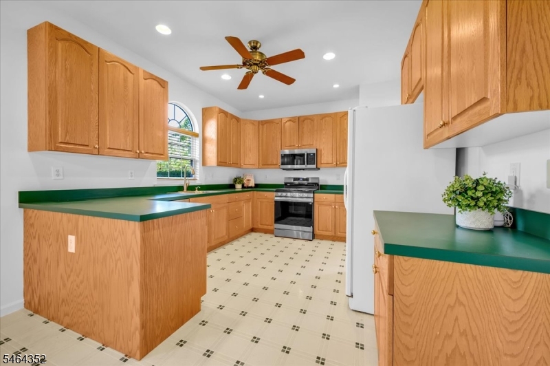 21 Reinhart Way Bridgewater NJ 08807