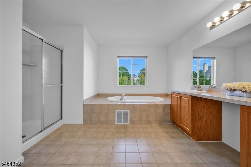 21 Reinhart Way Bridgewater NJ 08807