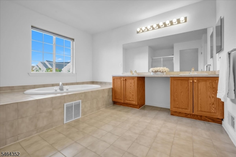 21 Reinhart Way Bridgewater NJ 08807