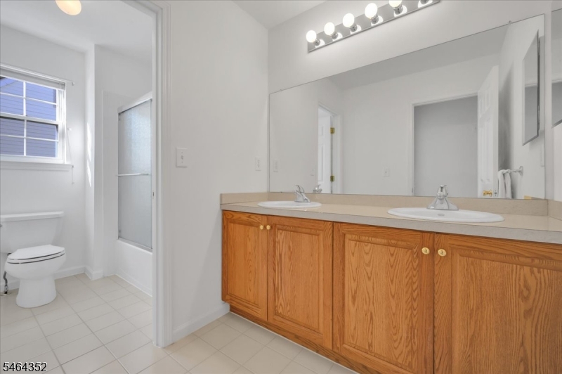 21 Reinhart Way Bridgewater NJ 08807