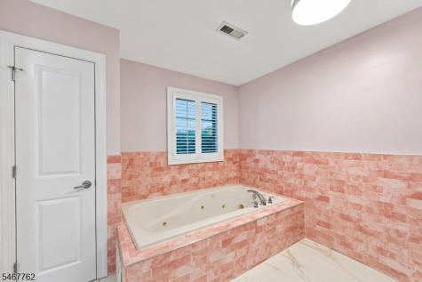1 Efstis Court West Orange NJ 07052