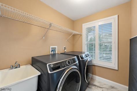 1 Efstis Court West Orange NJ 07052