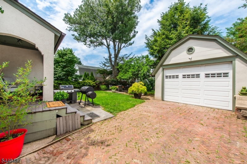 786 Lake Newark NJ 07104