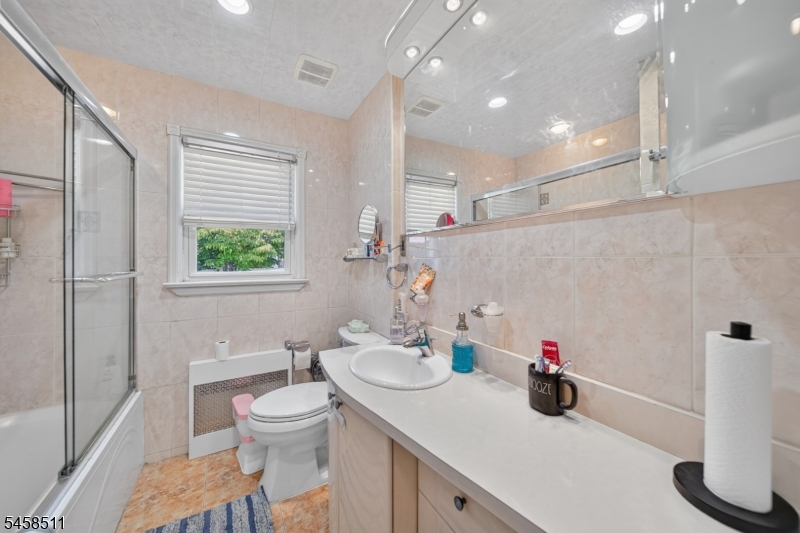 47 Albert Avenue Edison NJ 08837