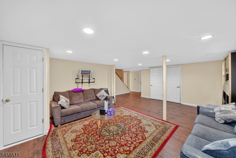 47 Albert Avenue Edison NJ 08837