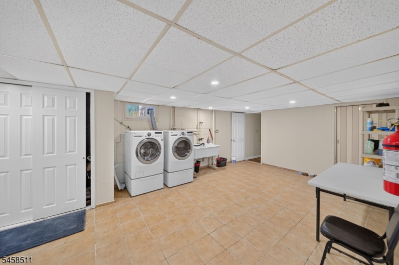 47 Albert Avenue Edison NJ 08837
