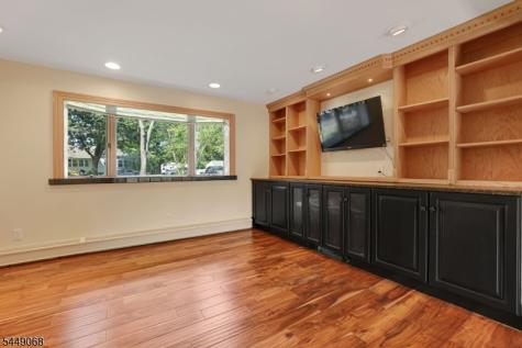 4 4TH Street Pequannock NJ 07440