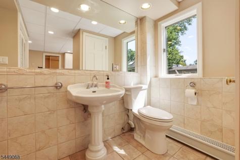 4 4TH Street Pequannock NJ 07440