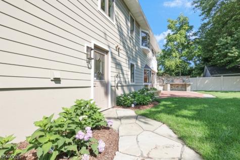 4 4TH Street Pequannock NJ 07440