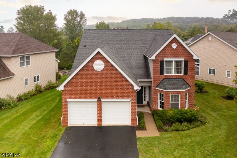 24 Bluffs Court Hamburg NJ 07419