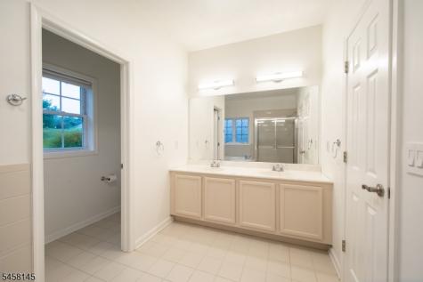 24 Bluffs Court Hamburg NJ 07419
