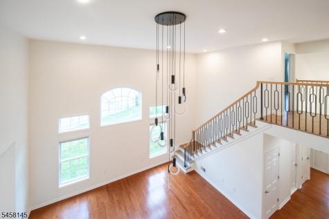 24 Bluffs Court Hamburg NJ 07419