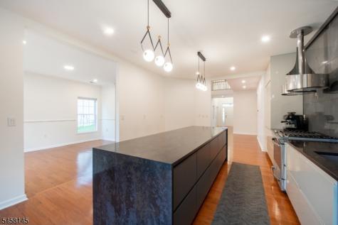 24 Bluffs Court Hamburg NJ 07419