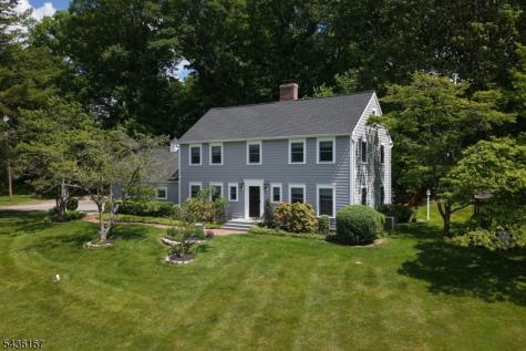 41 Farmersville Road Tewksbury NJ 07830