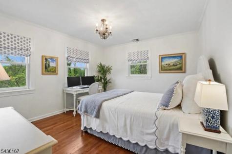 41 Farmersville Road Tewksbury NJ 07830